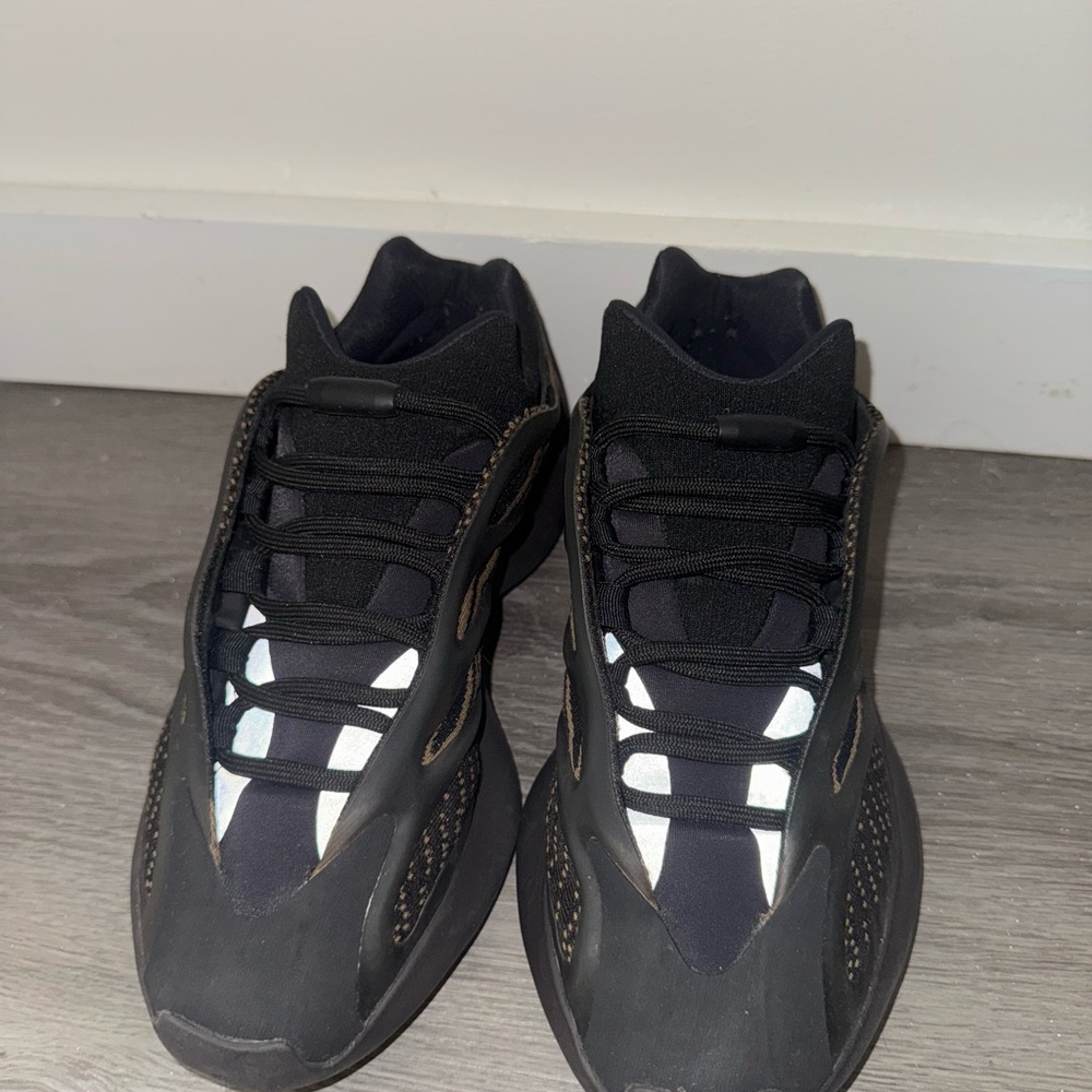 Yeezy Kids Shoes in Black and White